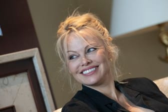 Pamela Anderson (2019).