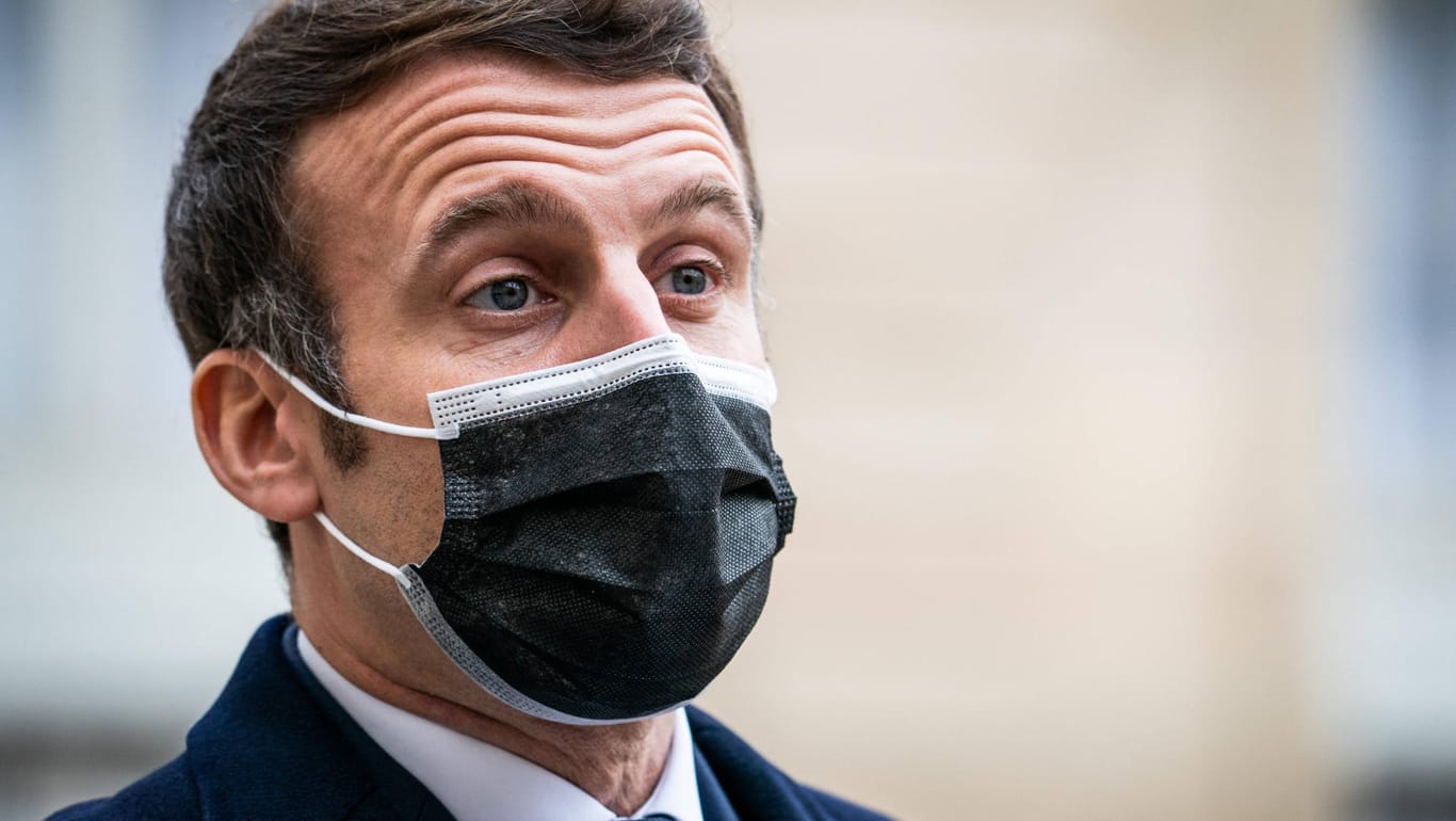 Frankreichs Präsident Macron: Nach einem positiven Corona-Test muss er nun in Quarantäne.