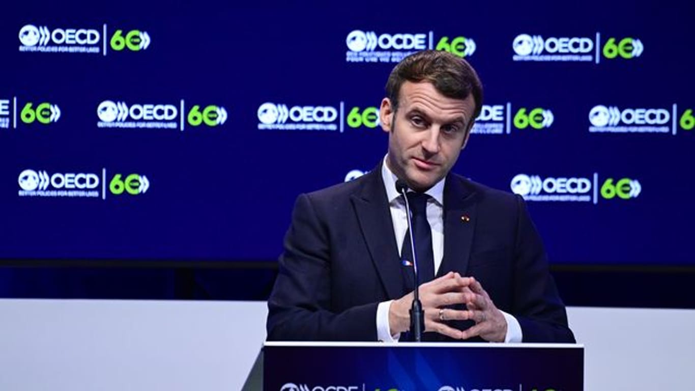 Frankreichs Präsident Emmanuel Macron will seine Arbeit von zu Hause aus fortführen.