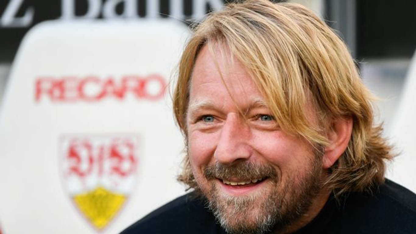 Hat beim VfB Stuttgart einen neuen Vertrag unterschriebenK Sportdirektor Sven Mislintat.