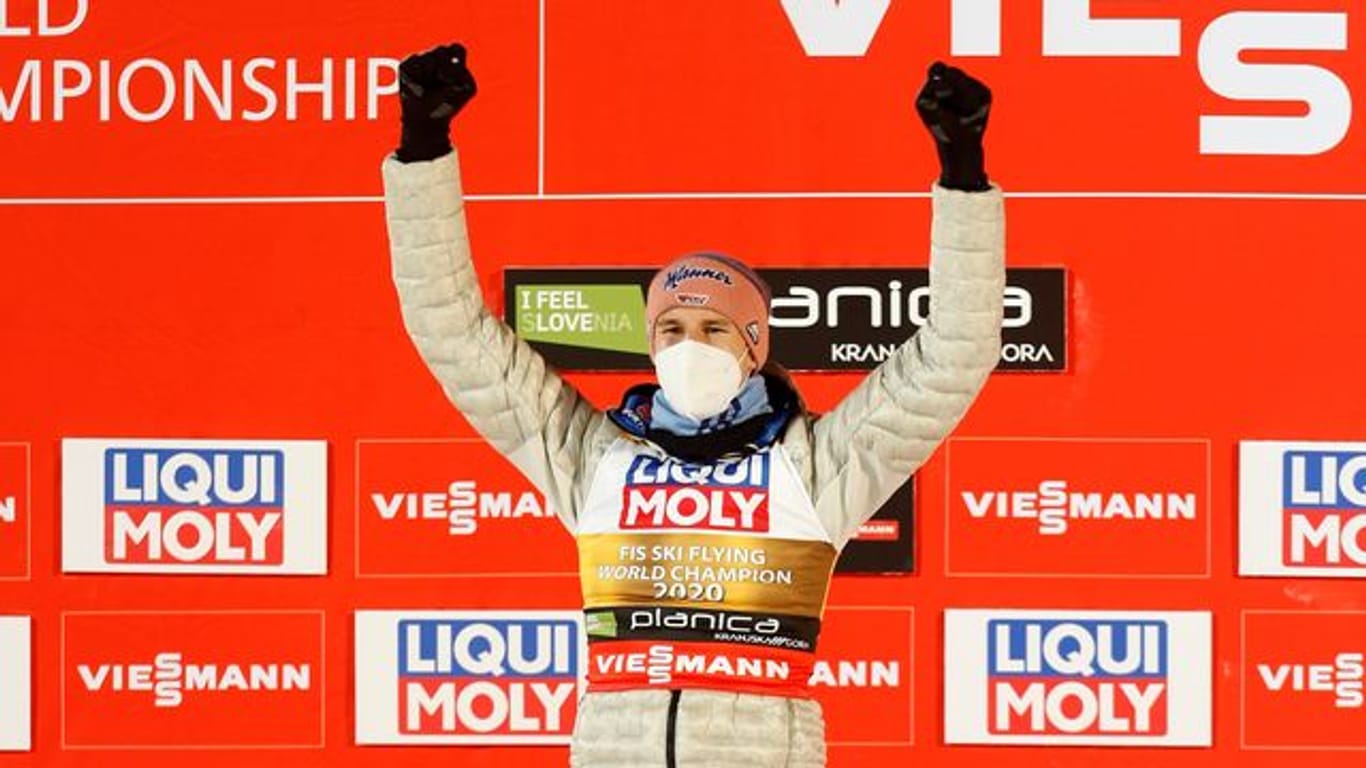 Wurde positiv auf das Coronavirus getestet: Skiflug-Weltmeister Karl Geiger.