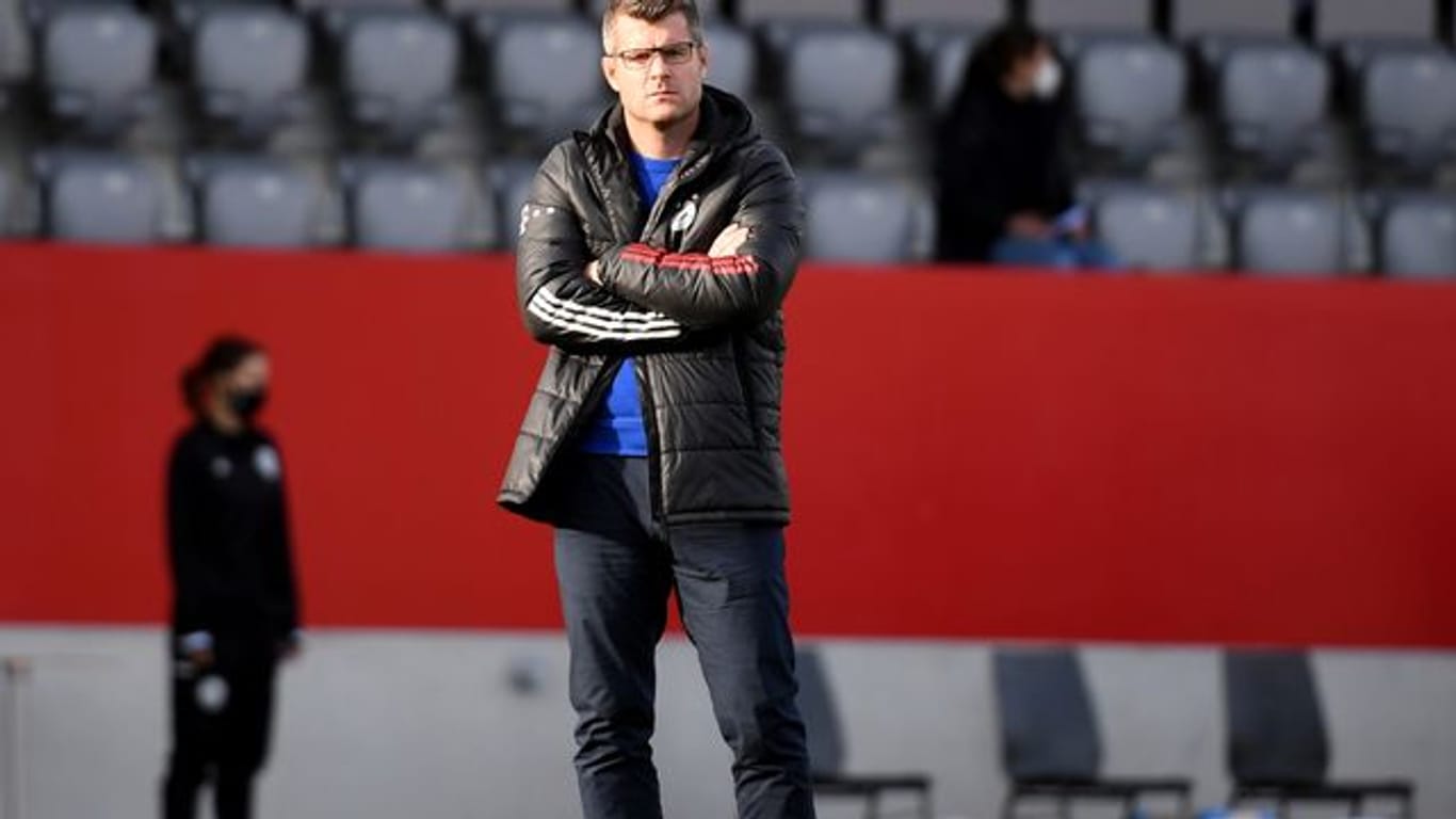 Hat seinen Vertrag beim FC Bayern verlängert: Frauen-Coach Jens Scheuer.