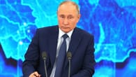 Wladimir Putins Propaganda-Show: Bizarre Fragen und ein kurioses Ende