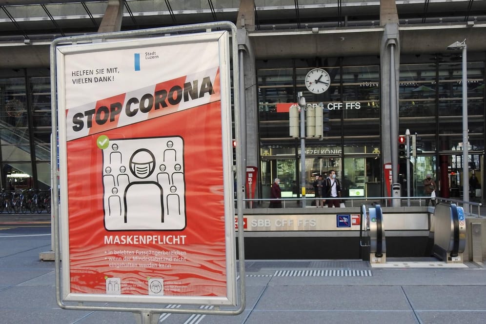 "Stop Corona": Frauen, die Corona heißen, sehen in der Pandemie überall ihren Vornamen.