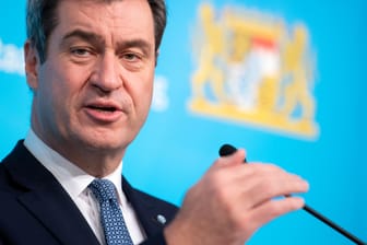 Ministerpräsident Markus Söder (CSU): In Bayern gibt es Problem mit der digitalen Lernplattform. Der Schulminister steht in der Kritik.