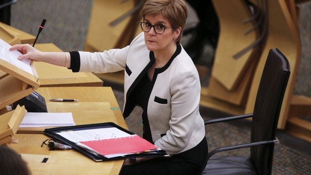 "Ich bin zuversichtlich, dass die Schotten beim nächsten Referendum Ja sagen werden", sagte die schottische Regierungschefin Nicola Sturgeon. "Ich bin zuversichtlich, dass die Schotten beim nächsten Referendum Ja sagen werden", sagte die schottische Regierungschefin Nicola Sturgeon.