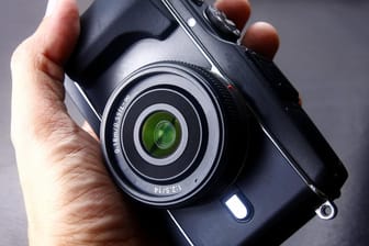 Kompaktkameras im Test: Die Stiftung Warentest hat fünf handliche Kameras getestet.