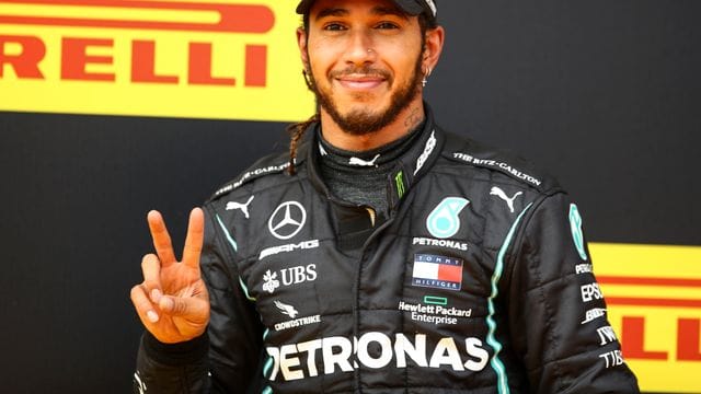 Lewis Hamilton steht bei Mercedes vor der Vertragsverlängerung. Lewis Hamilton steht bei Mercedes vor der Vertragsverlängerung.