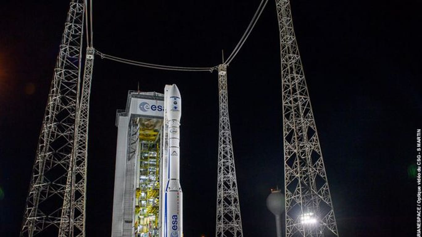 Eine Vega-Rakete steht am Weltraumbahnhof Kourou in Französisch-Guyana.