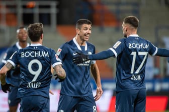 Bochumer Torjubel zum 1:0 gegen Heidenheim: Torschütze Danny Blum, Kapitän Anthony Losilla und Simon Zoller (v.r.), der zum 2:0 traf.