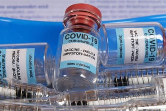 Corona-Impfstoff: In den USA hat die zuständige Behörde FDA einen zweiten Impfstoff zugelassen.