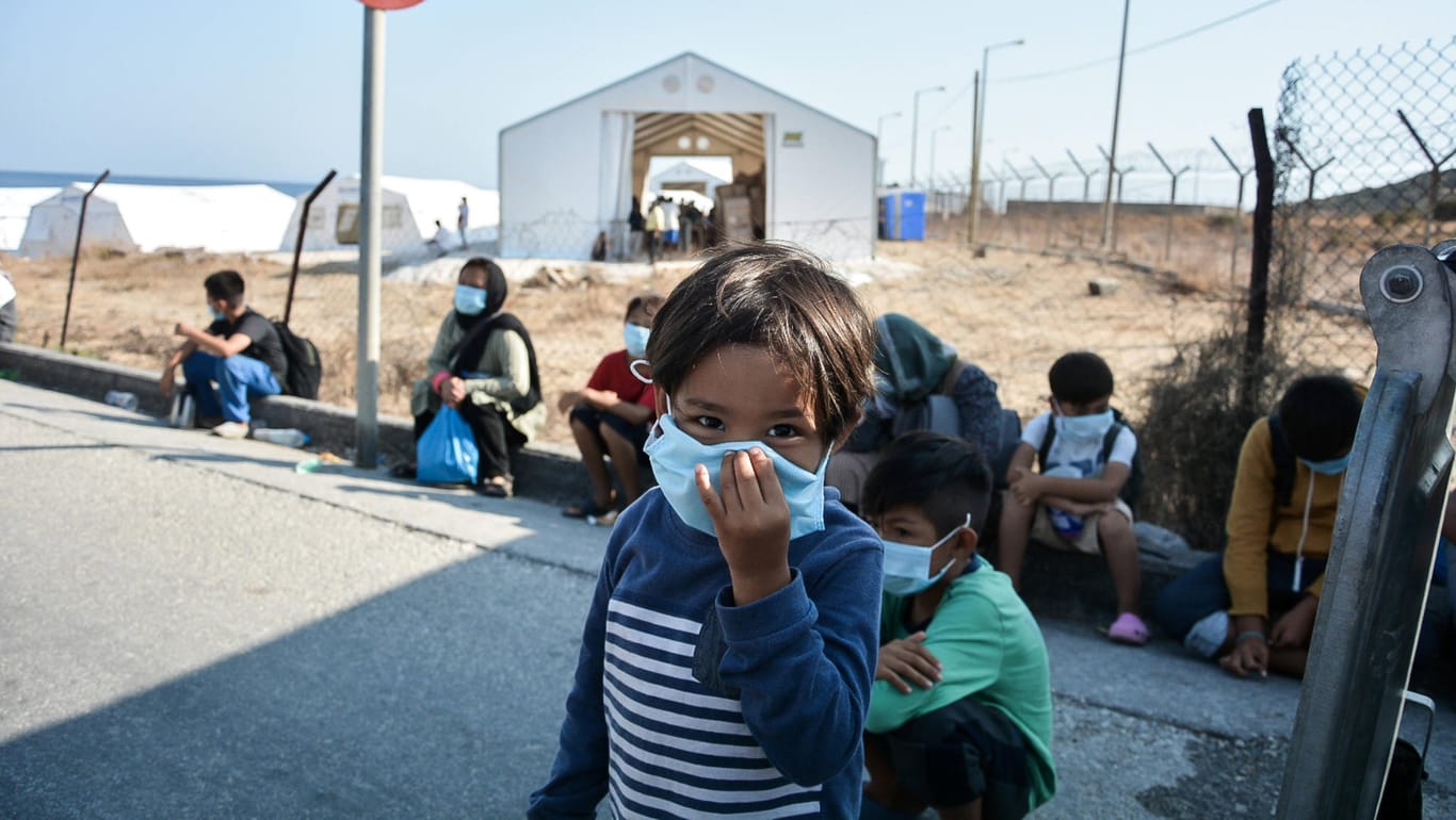 Kinder in dem Übergangslager von Kara Tepe: Die Zustände auf der griechischen Insel sind dramatisch.
