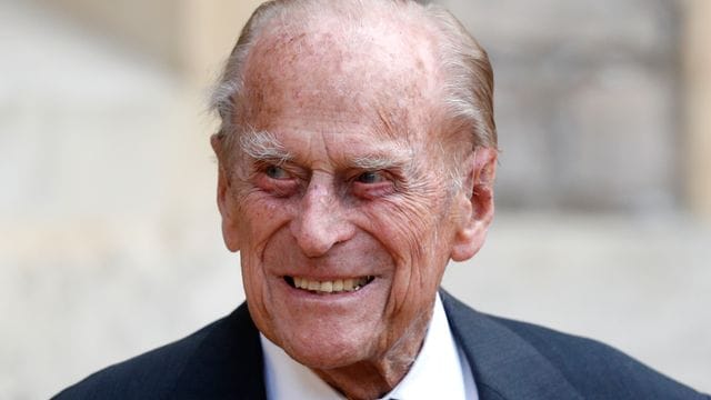 Prinz Philip, Herzog von Edinburgh, hat dem Schulpersonal gedankt. Prinz Philip, Herzog von Edinburgh, hat dem Schulpersonal gedankt.