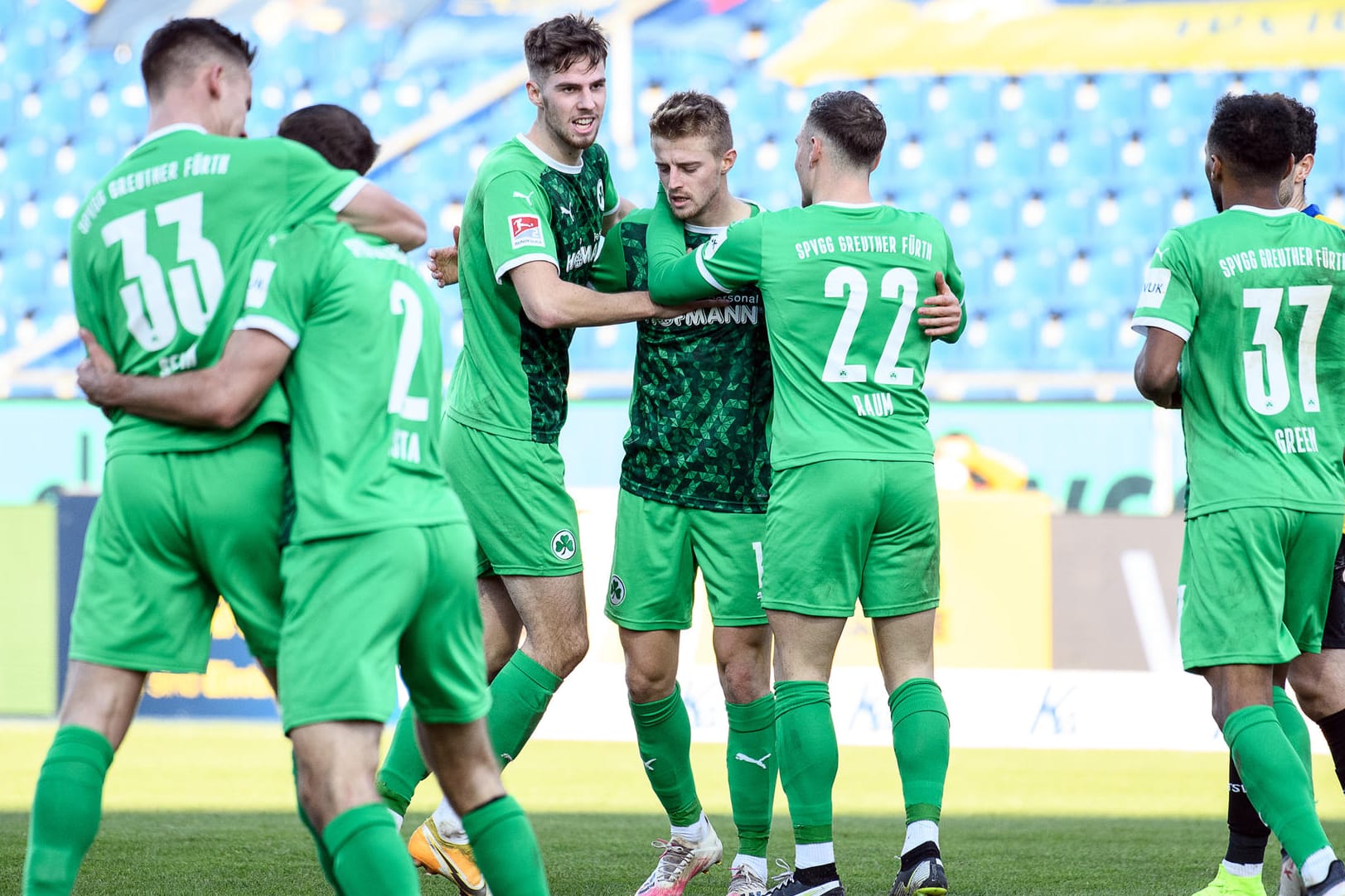 Die SpVgg Greuther Fürth jubelt: Das Kleeblatt gewann in Braunschweig.