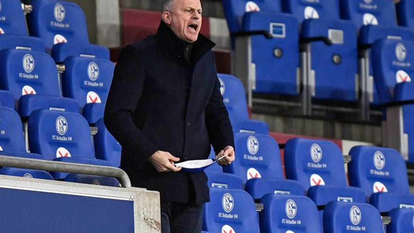 Schalkes Sportvorstand Jochen Schneider ist auf der Suche nach einem neuen Trainer.