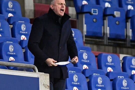 Schalkes Sportvorstand Jochen Schneider ist auf der Suche nach einem neuen Trainer.