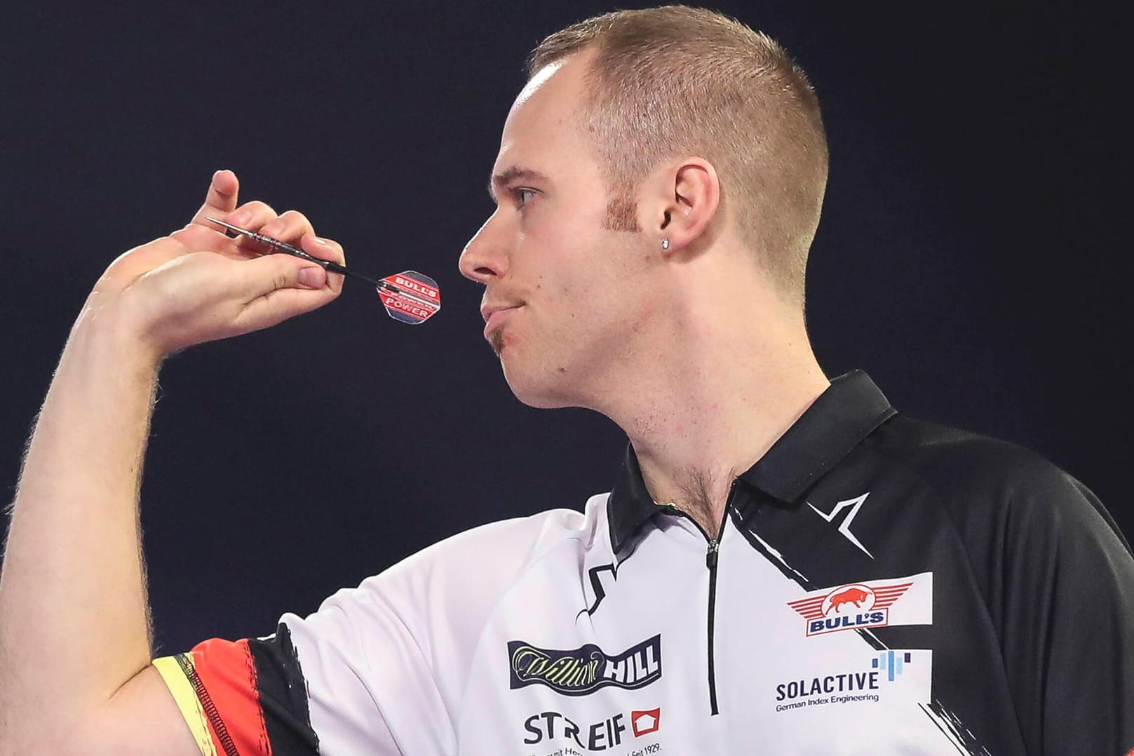 Max Hopp: Der deutsche Darts-Profi enttäuschte in der zweiten Runde.