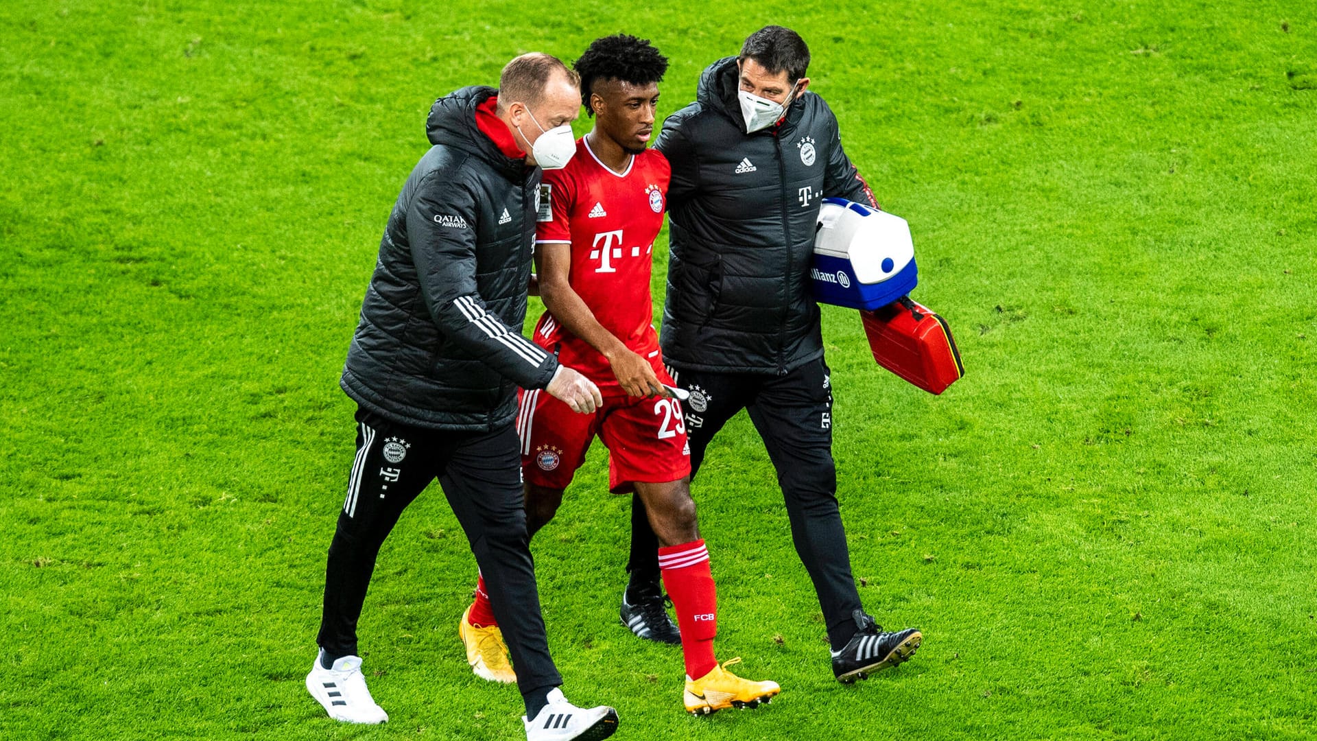 Kingsley Coman musste verletzt vom Platz.