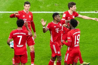 Jubel beim FC Bayern: Der Ausgleich von Robert Lewandowski brachte den FC Bayern wieder auf Kurs.