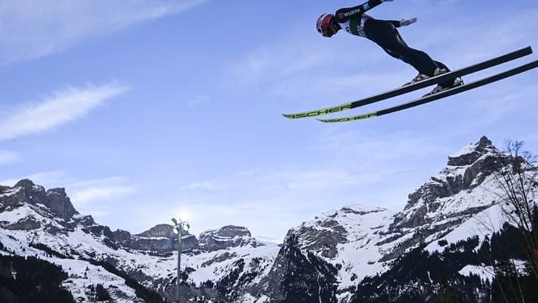 Für die deutschen Skispringer um Markus Eisenbichler steigt das letzte Einzel vor der Vierschanzentournee.