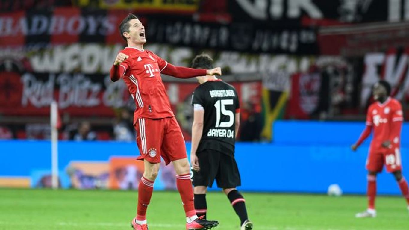 Dank Weltfußballer Robert Lewandowski drehten die Bayern das Spitzenspiel in Leverkusen.