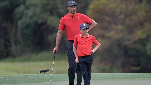 Tiger Woods und sein Sohn Charlie beendeten die PNC Championship in Orlando auf Platz sieben. Tiger Woods und sein Sohn Charlie beendeten die PNC Championship in Orlando auf Platz sieben.
