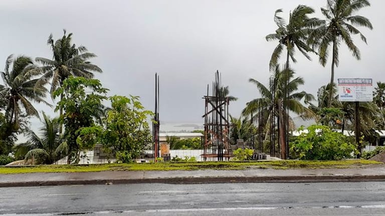 Ein gewaltiger Zyklon hat auf den Fidschi-Inseln mindestens vier Menschen getötet.