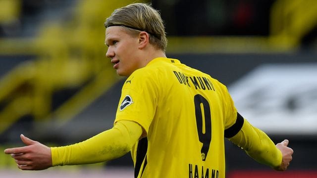 Dortmunds Erling Haaland löst Martin Ödegaard von Real Madrid als norwegischer Fußballer des Jahres ab. Dortmunds Erling Haaland löst Martin Ödegaard von Real Madrid als norwegischer Fußballer des Jahres ab.