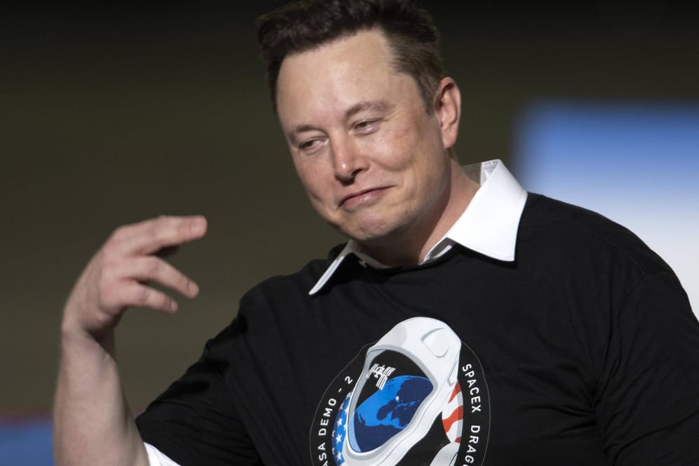 Tesla-Chef Elon Musk: Er erwägt, das Firmenvermögen des Autobauers in Bitcoin umzuwandeln.