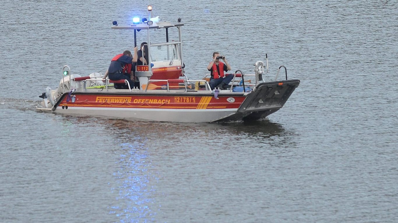 Suchaktion des DLRG: Rund 90 Rettungskräfte suchten am Sonntag bis zum späten Abend nach dem vermissten Kanufahrer. (Symbolfoto)
