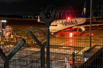 Landung in Dortmund: Den regionalen Flughäfen in NRW macht die Corona-Krise schwer zu schaffen.