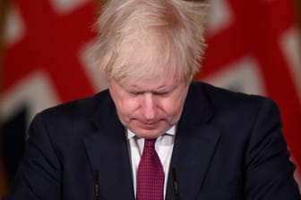 Der britische Premier Boris Johnson: Dass sich Europa nun gegen Großbritannien abschottet und keine Lastwagen aufs Festland lässt, könnte schwere Folgen für die Versorgung haben, warnen britische Verbände.