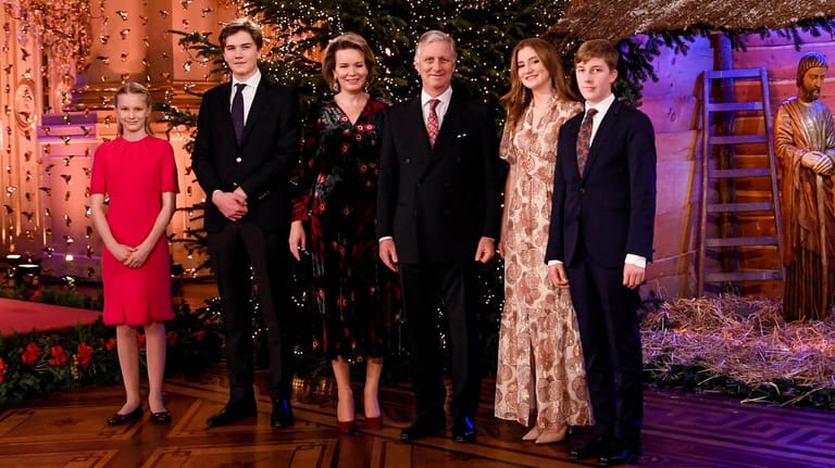 Die belgische Königsfamilie: Gut eine Woche vor Weihnachten haben Prinzessin Eleonore, Prinz Gabriel, Königin Mathilde, König Philippe, Prinzessin Elisabeth und Prinz Emmanuel einem Weihnachtskonzert gelauscht.