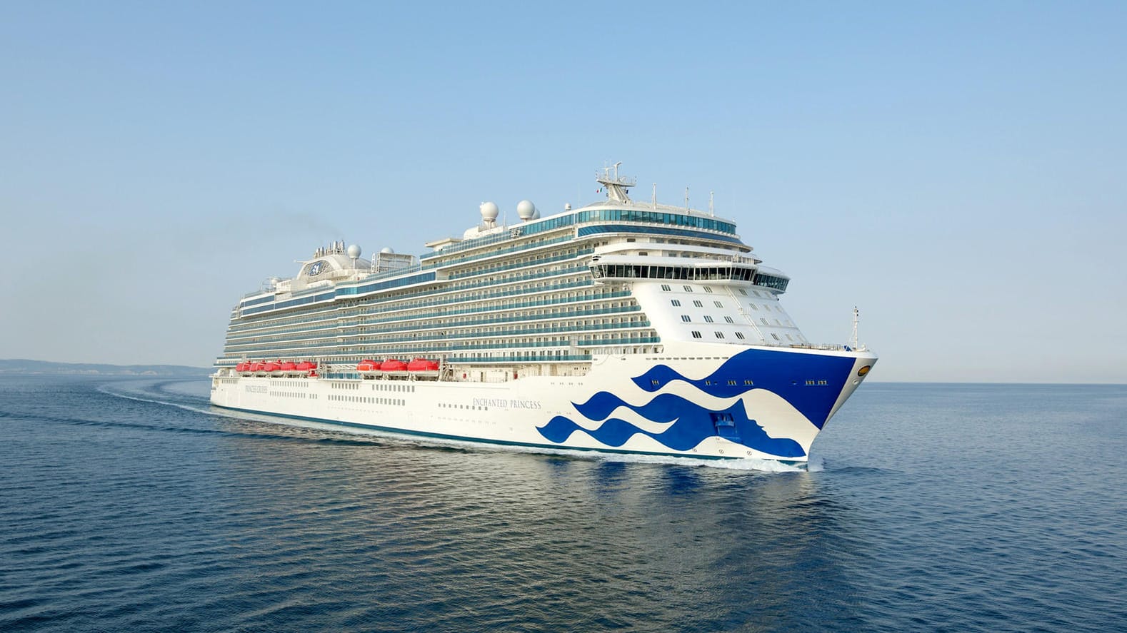 Neue Kreuzfahrtschiffe: Die "Enchanted Princess" von Princess Cruises hätte schon 2020 mit Passagieren an Bord aufbrechen sollen – nun wird es 2021.