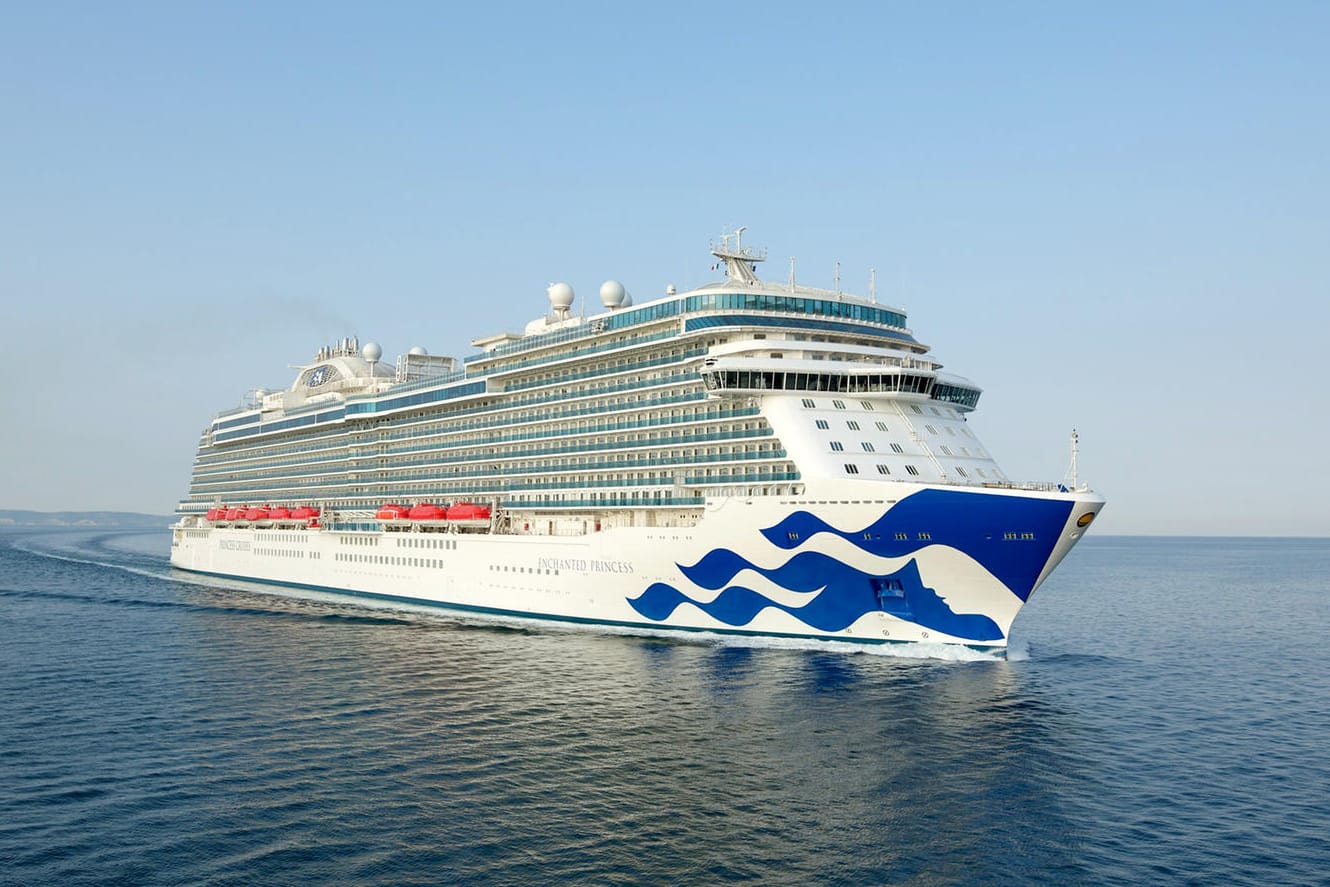 Neue Kreuzfahrtschiffe: Die "Enchanted Princess" von Princess Cruises hätte schon 2020 mit Passagieren an Bord aufbrechen sollen – nun wird es 2021.