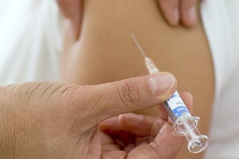 Eine Impfung gegen krebsauslösende Humane Papillomviren (HPV).