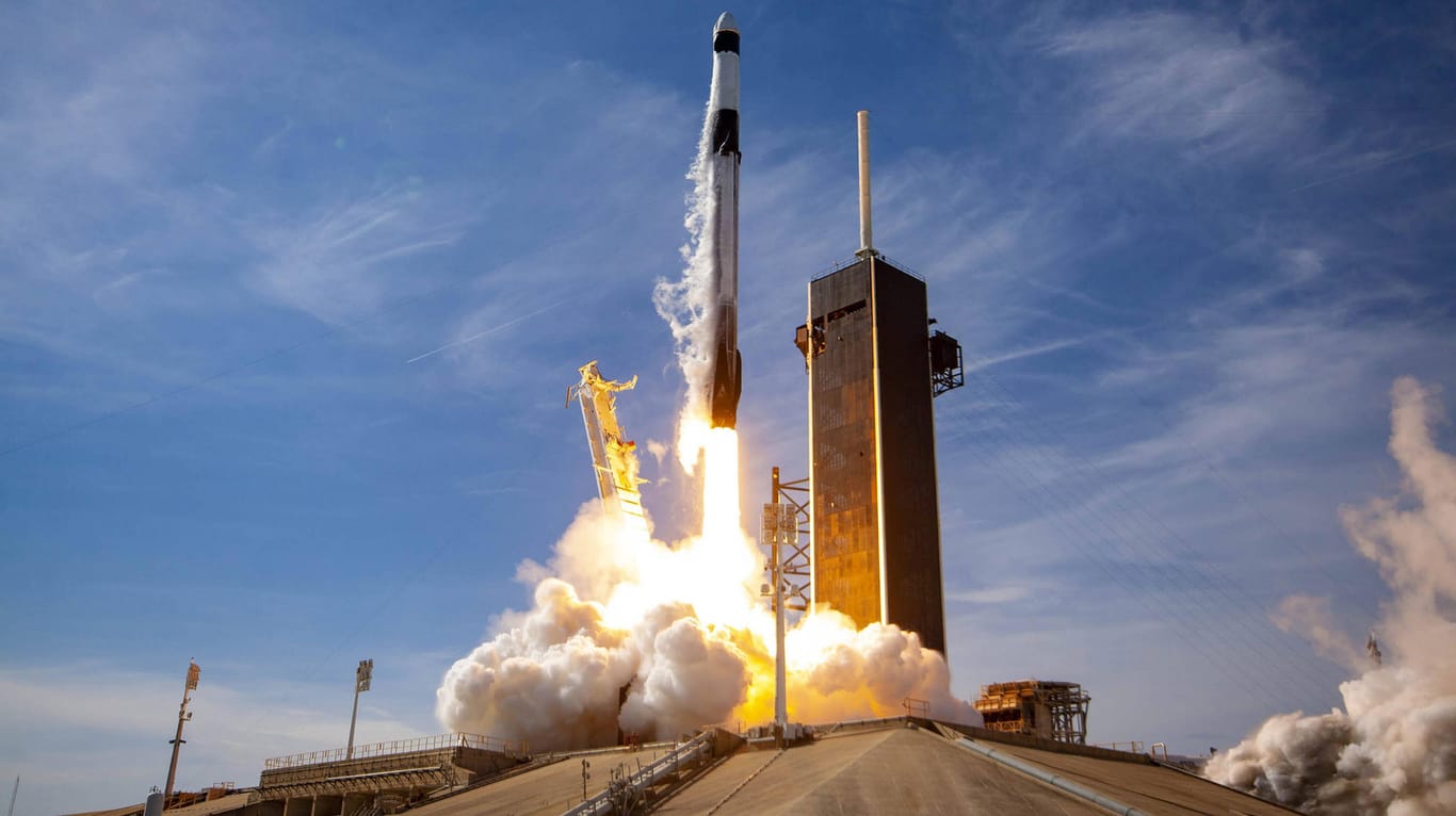 Start einer SpaceX-Rakete Anfang Dezember: In den USA treibt das private Unternehmen die Raumfahrt voran.