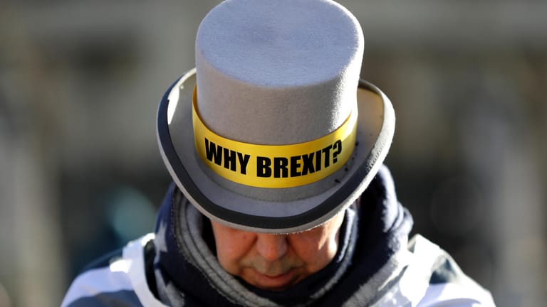 Ein Mann demonstriert gegen den Brexit im Januar 2020: Der EU-Austritt hat Großbritannien gespalten.