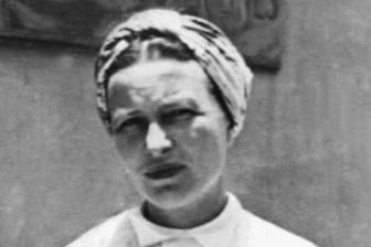 Die Schriftstellerin und Frauenrechtlerin Simone de Beauvoir 1950 in Dakar.