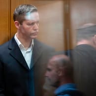 Prozess im Mordfall Lübcke: Stephan E. hat den CDU-Politiker nach Ansicht der Staatsanwaltschaft ermordert und soll dafür lebenslang hinter Gitter.