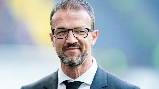 "Andere Sportler spielen auch durch", sagt Fredi Bobic über die in diesem Jahr kürzere Winterpause. "Andere Sportler spielen auch durch", sagt Fredi Bobic über die in diesem Jahr kürzere Winterpause.