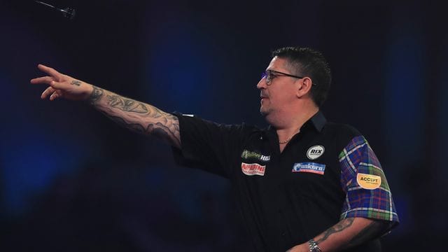 Gary Anderson bekommt es am neunten Turniertag mit dem Letten Madars Razma zu tun. Gary Anderson bekommt es am neunten Turniertag mit dem Letten Madars Razma zu tun.