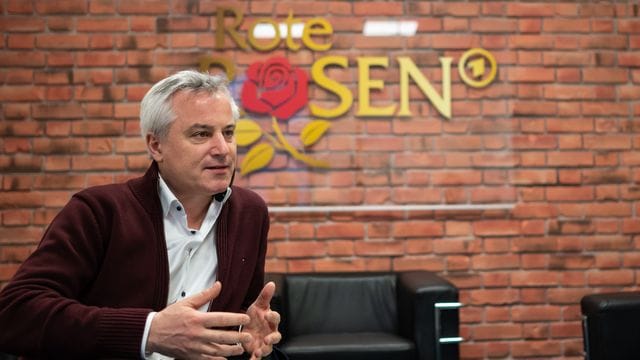 Produzent Jan Diepers muss mit dem "Rote Rosen"-Team den Rückstand aufholen.