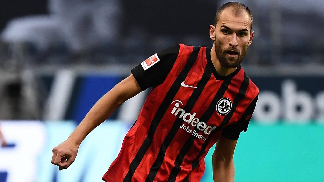 Bas Dost: Der Stürmer erzielte in dieser Saison vier Tore für die Eintracht, steht angeblich kurz vor einem Transfer. Bas Dost: Der Stürmer erzielte in dieser Saison vier Tore für die Eintracht, steht angeblich kurz vor einem Transfer.