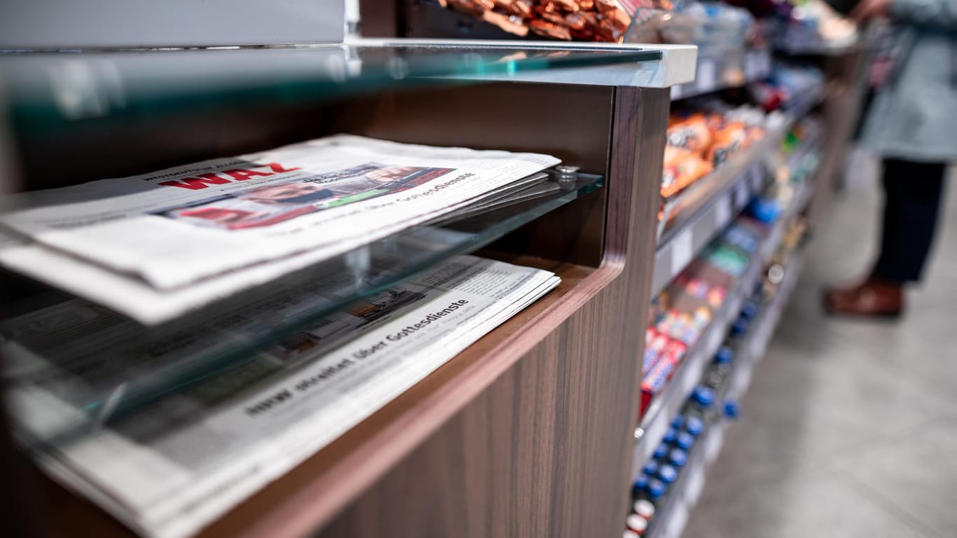 Funke-Zeitungen am Kiosk: Der Verlag ist Opfer eines Hackerangriffs geworden.