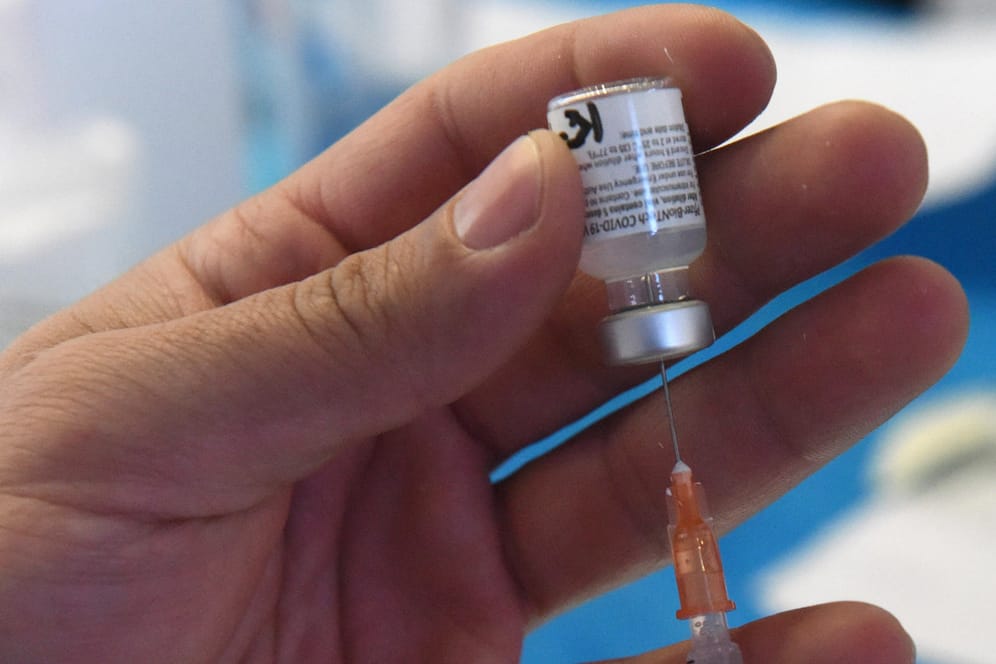 Corona-Impfstoff (Symbolbild): Eine nordkoreanische Hackergruppe hat versucht, an Daten zum Impfstoff zu kommen.