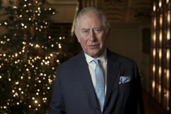 Prinz Charles hilft notleidenden Künstlern.