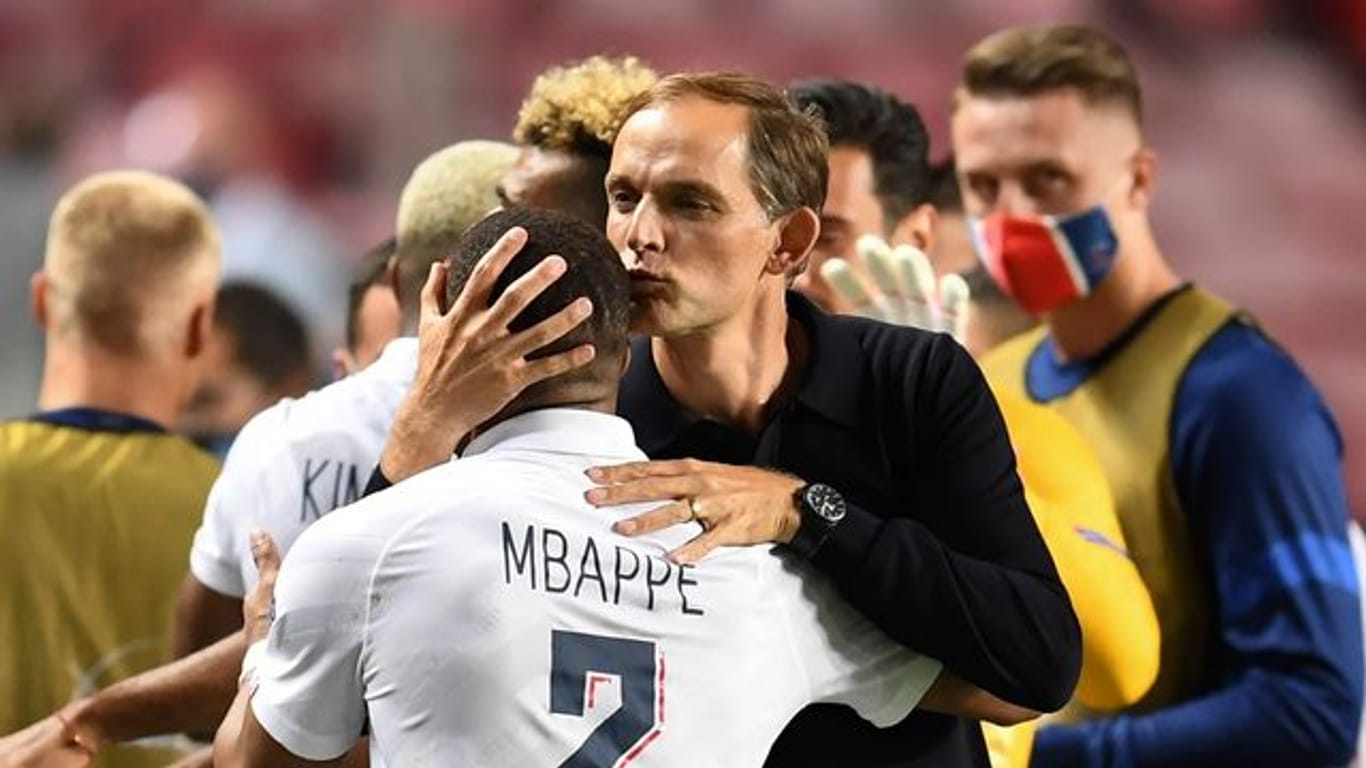 Erreichten mit PSG zusammen das Champions-League-Finale: Thomas Tuchel (r) und Kylian Mbappé.