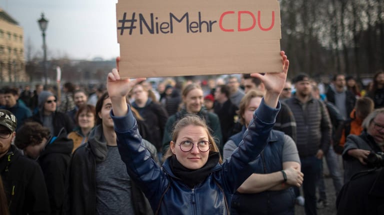 Eine Demonstrantin hält ein Pappschild mit der Aufschrift "#NiemehrCDU": Im Frühjahr 2019 kam es kurz vor der Abstimmung zur EU-Urheberrechtsreform bundesweit zu Massenprotesten gegen Uploadfilter.