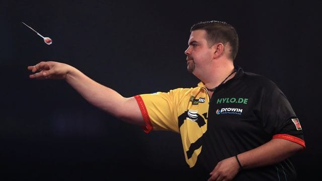 Wirft als einziger Deutscher noch bei der Darts-WM mit: Gabriel Clemens.